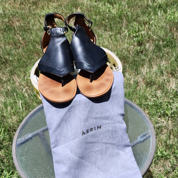 Sandals - Picture 1 of 4